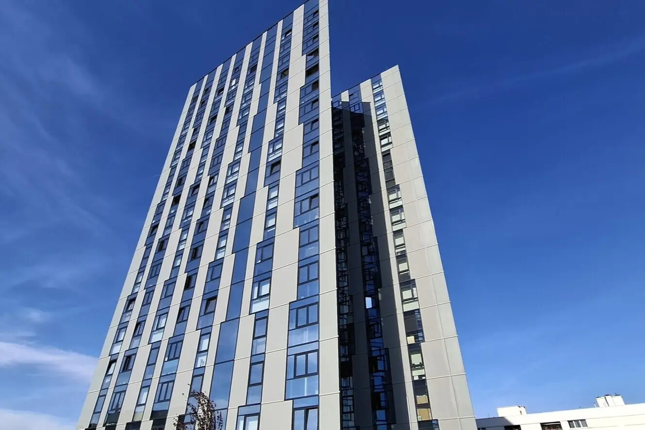 Modern new Wohnung in central location with elevator