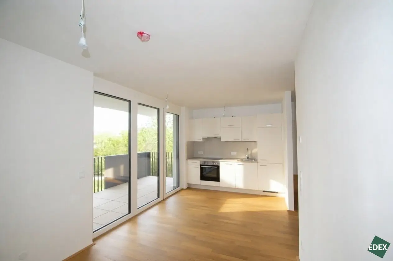 Moderne 2-Zimmer-Wohnung mit großem Balkon – nur wenige Gehminuten von der U1 Kagraner Platz