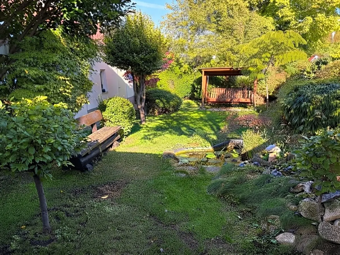 Gepflegtes Reiheneckhaus mit Garten, Carport und Grünblick