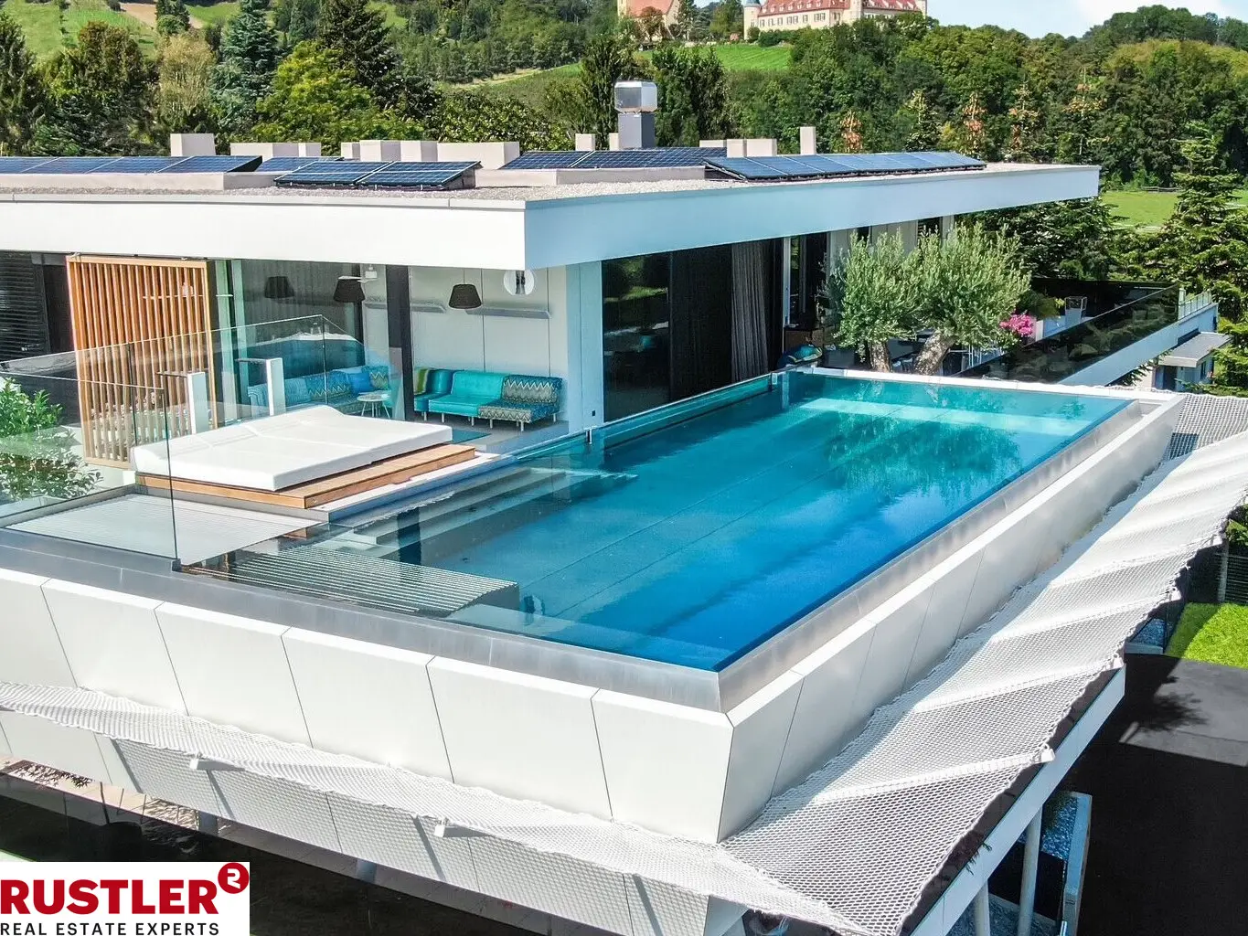 Penthouse mit beheiztem Infinity Pool und privatem Lift