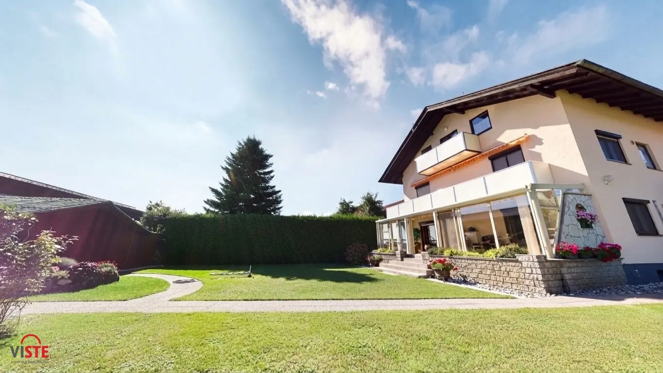 Liebevoll angelegte Gartenanlage