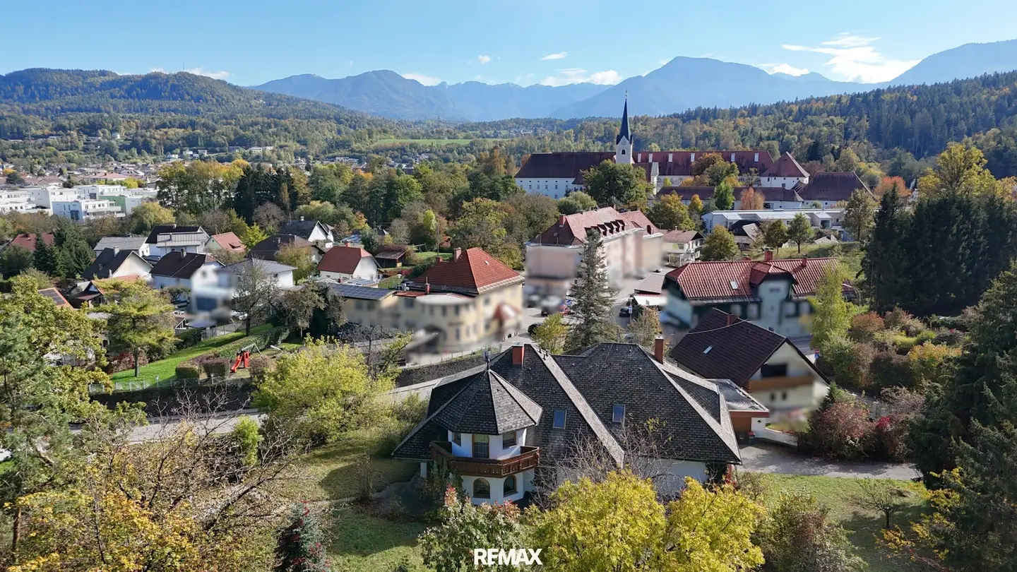 Herrschaftliches Wohnhaus mit parkähnlichem Grundstück und viel Potenzial