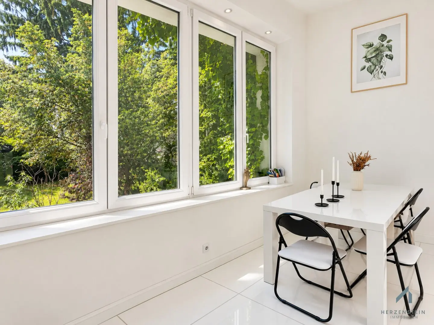 1. OG / Wintergarten mit Blick in den Garten