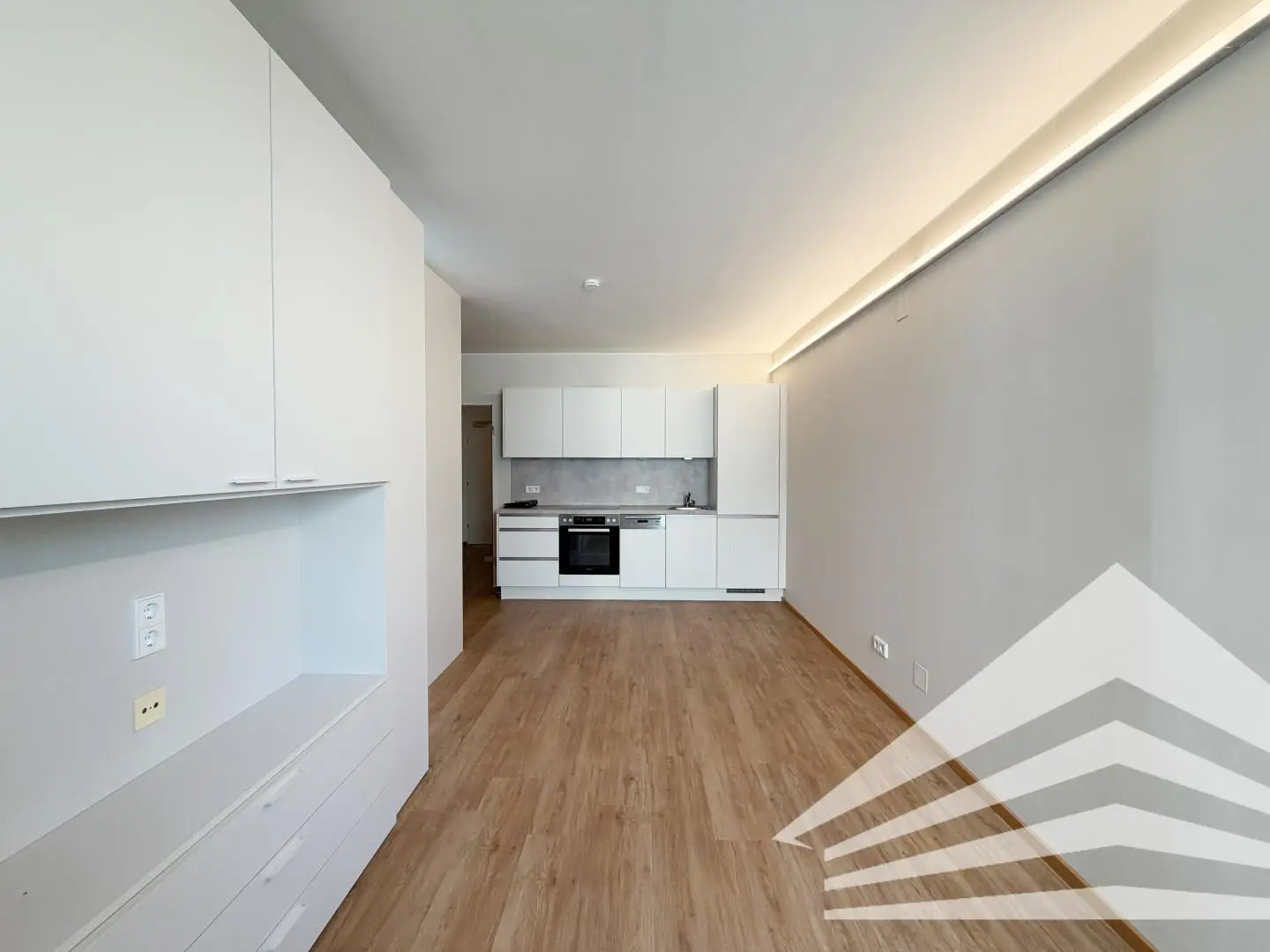 Refurbished apartment in central city location near Landstraße