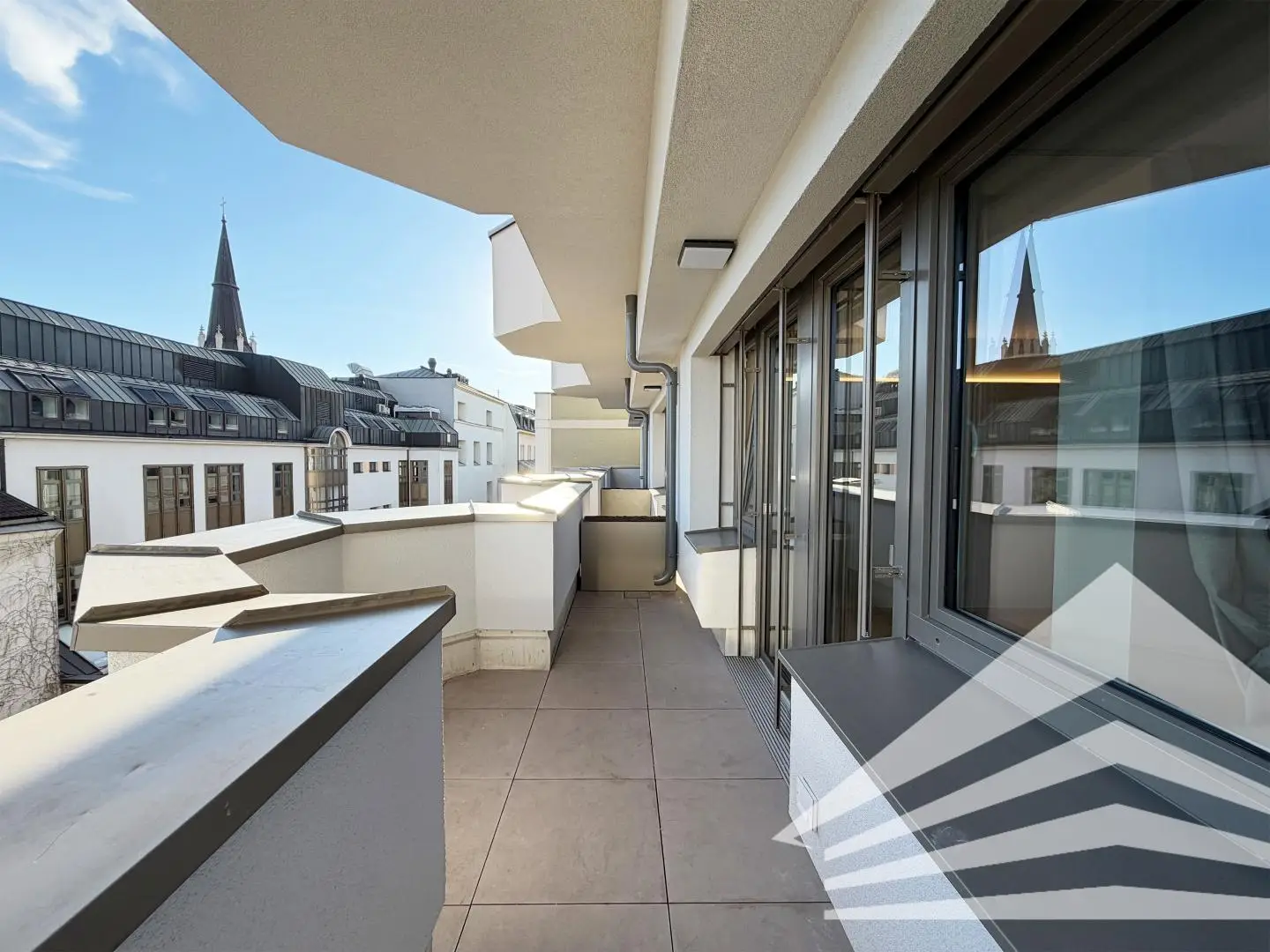 Designwohnung in bester Innenstadtlage mit sonnigem Balkon
