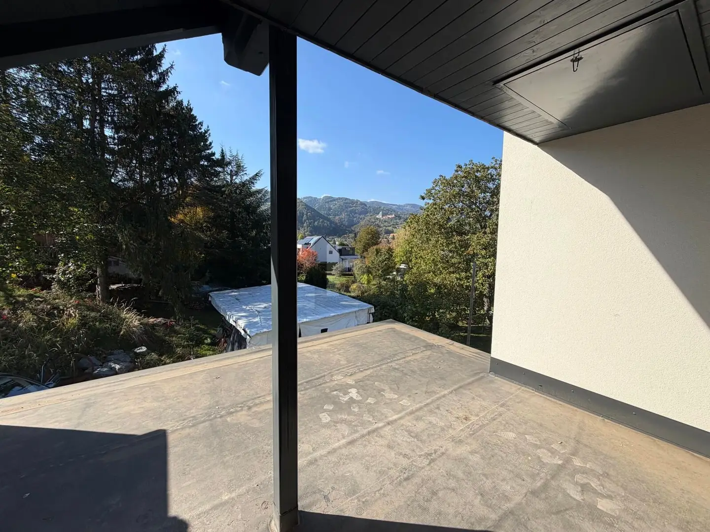 Wohnung mit direktem Burgblick und großem Garten