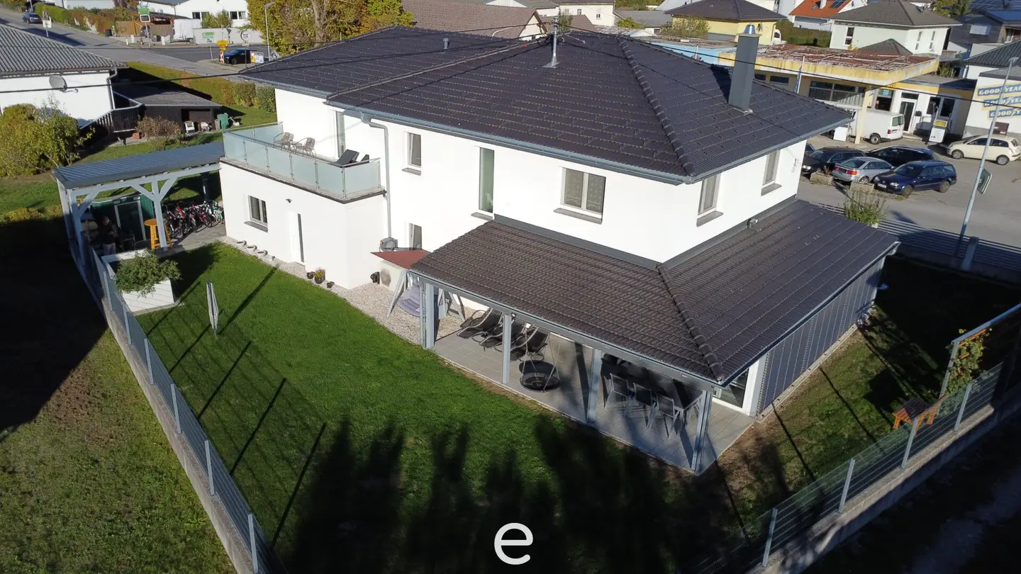 Exklusives Einfamilienhaus – großzügiges Wohnen mit Wintergarten – einziehen und wohlfühlen