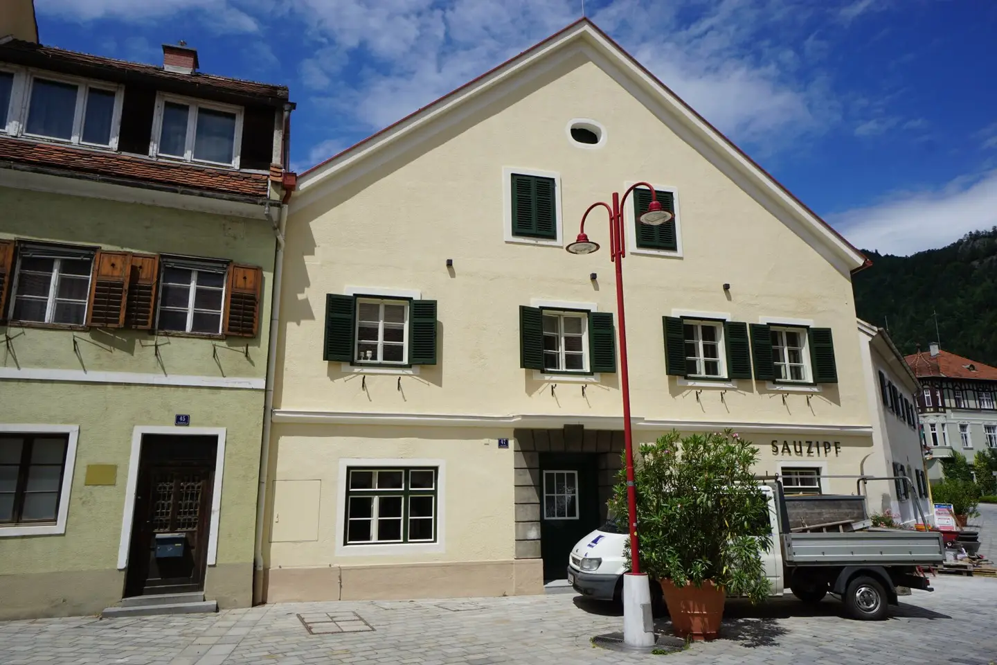 *** beautiful commercial space *** direct city location Frohnleiten with parking
