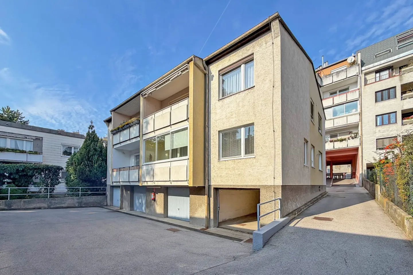 Well maintained 3-room apartment with good public transport connection to the U4