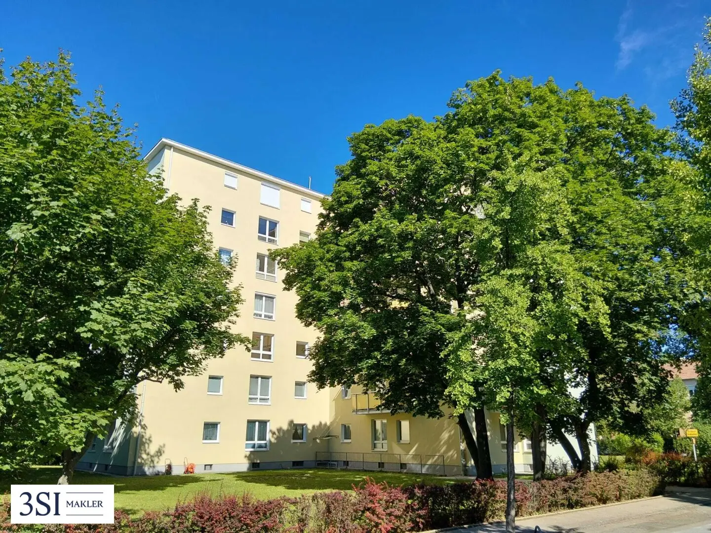 Erstbezug in Mödling: 70 m² mit Westbalkon, Stellplatz und Weitblick im 6. &amp; letzten Lift-Stock