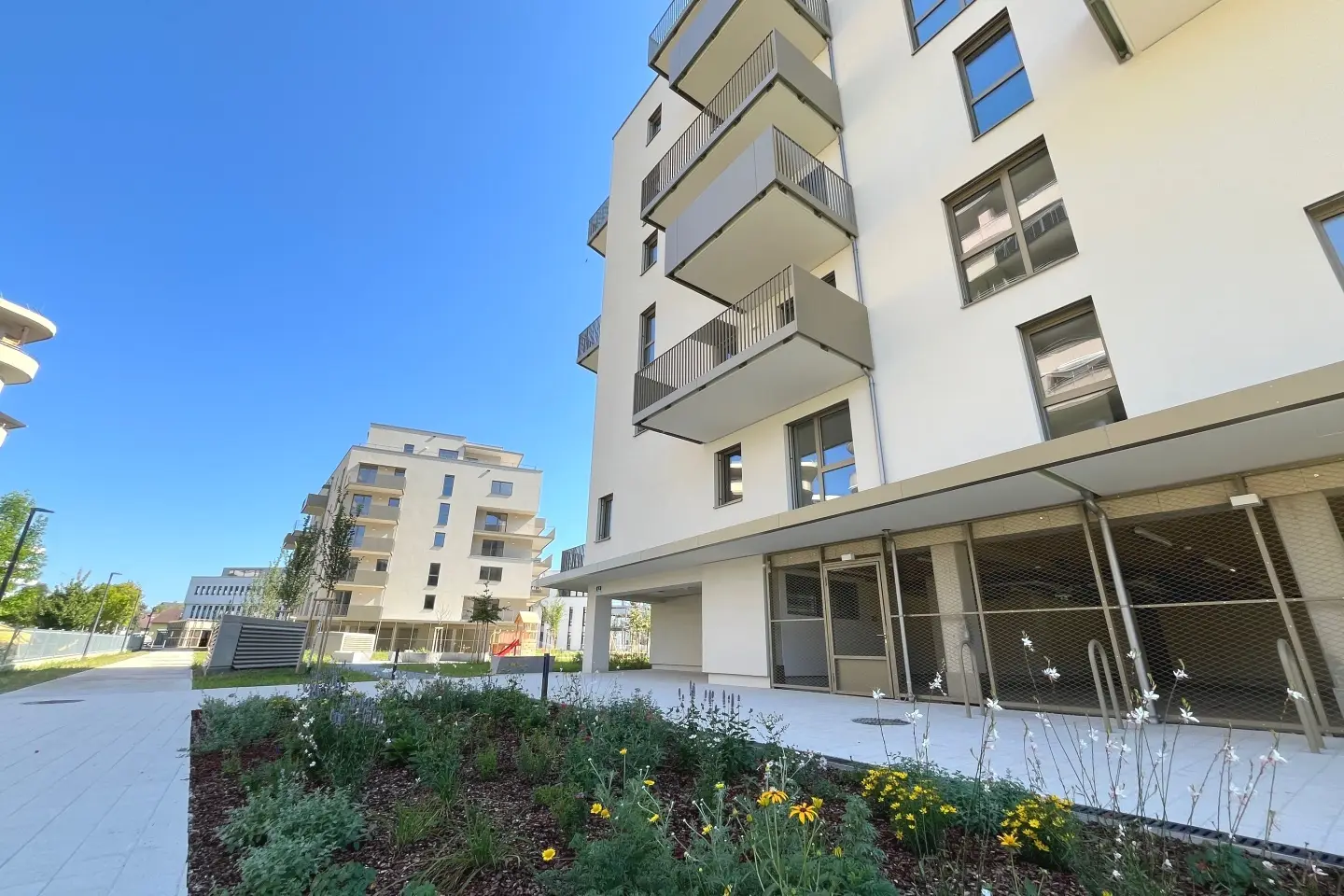 Wohnung im Schlosspark modern und im Grünen