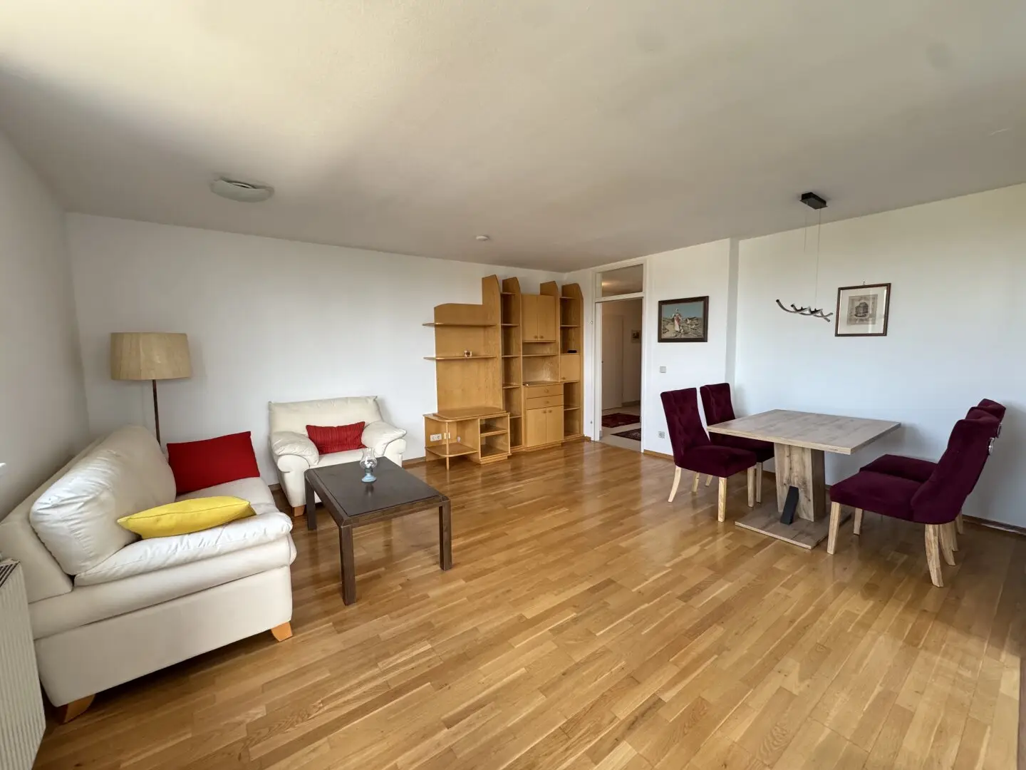 Vienna International Centre: 4-room apartment with distant view