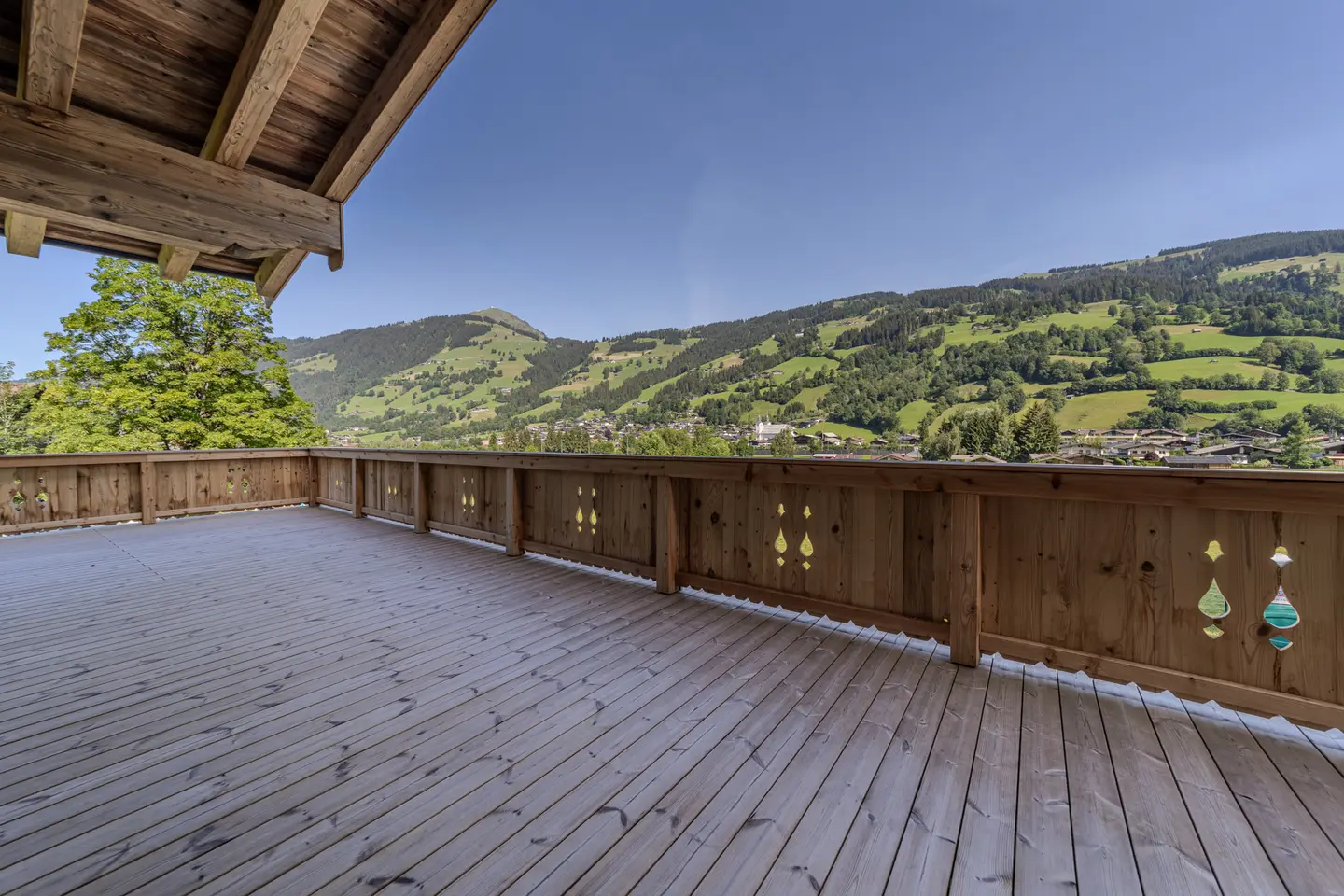 Penthouse mit Panoramaterrasse und Kamin