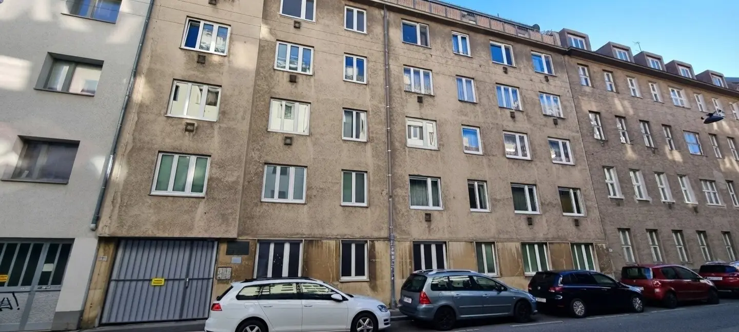 Sanierungsbedürftige 2 Zimmer Eigentumswohnung