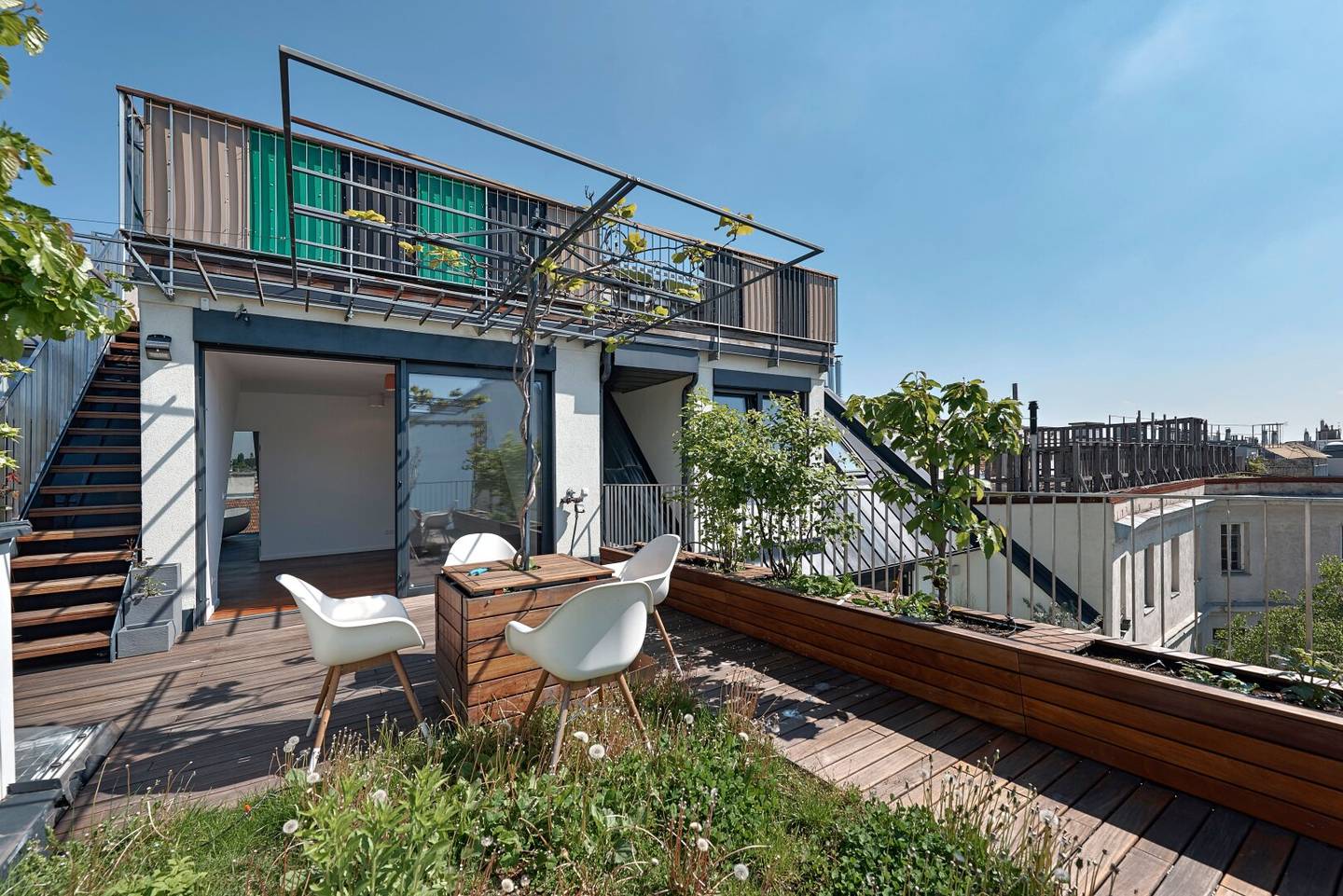 Attic duplex with dream terrace and panoramic view near Aumannplatz