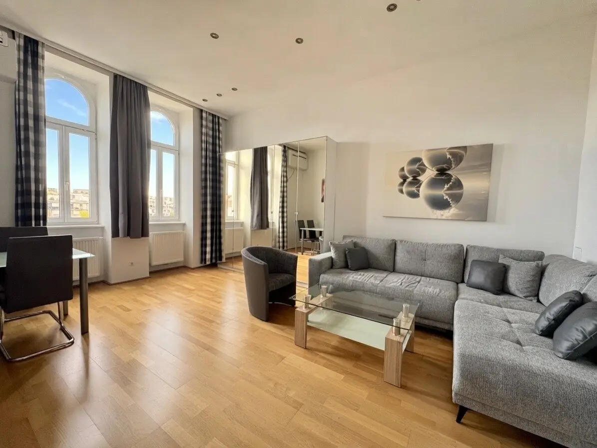 Move in and feel at home - Charming old building apartment near Botanical Garden