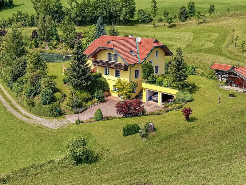 Landhaus mit Naturbadeteich in absoluter Natur- Ruhelage!