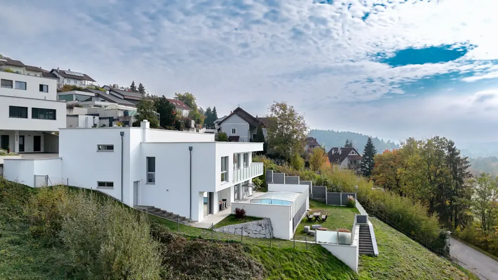 Maisonette apartment with pool and south terrace