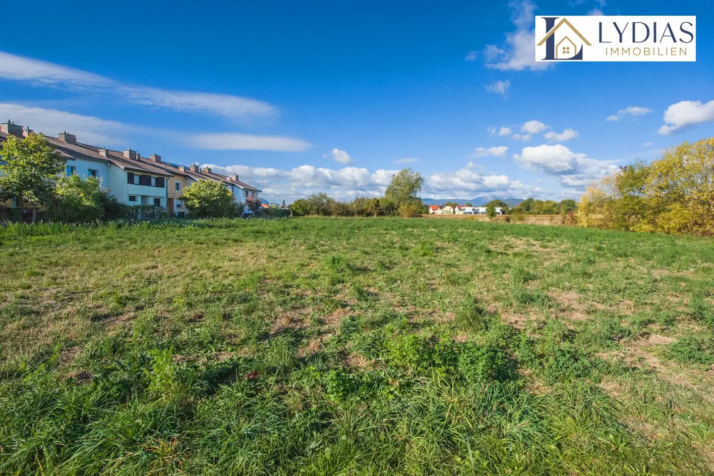 Großflächiges, unbebautes Grundstück (Bauland-Wohngebiet) mit ca. 2.706 m² - vielseitige Nutzungsmöglichkeiten und traumhafter Grünblick!