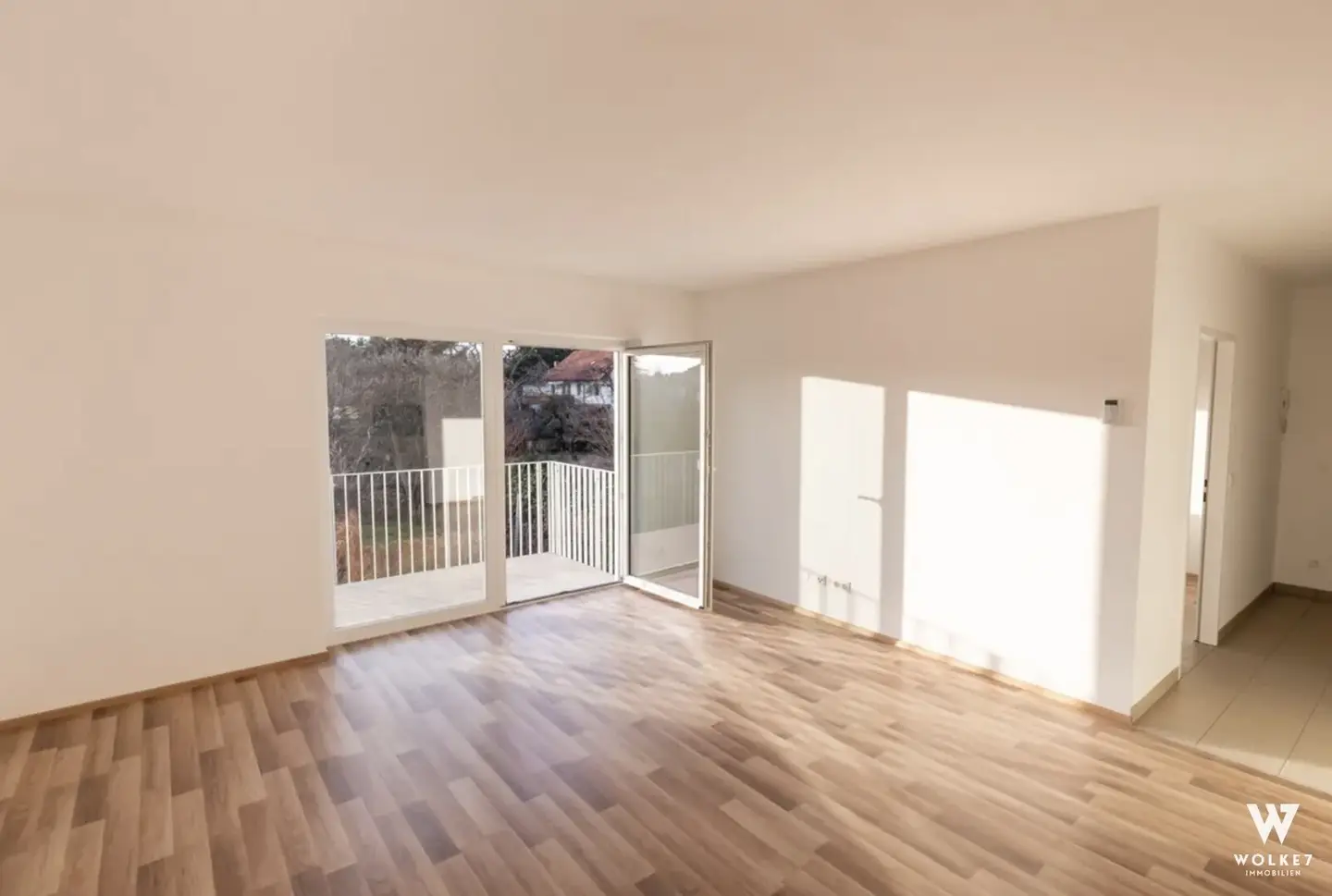 Charmante Zweizimmerwohnung zu mieten! Balkon - Aufzug!