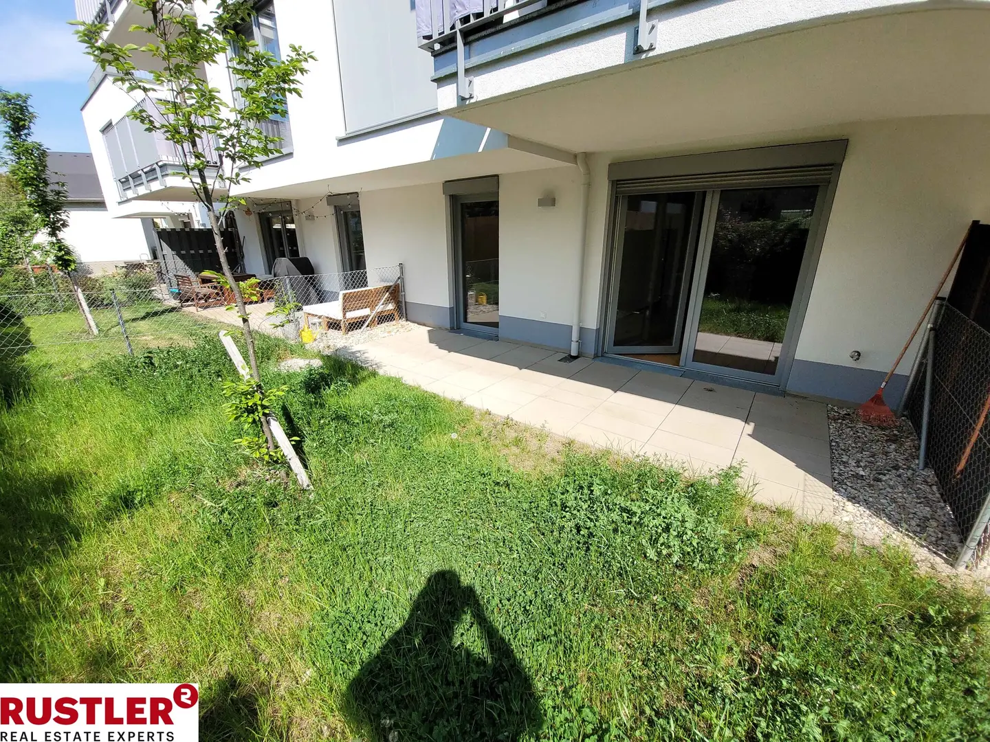Erdgeschosswohnung mit Privatgarten und Terrasse
