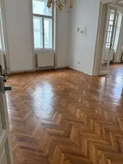 Stilvolle Altbauwohnung mit ca. 110 m² – 3 großzügige Zimmer, Flügeltüren und Fischgrätparkett in bester Lage des 4. Bezirk