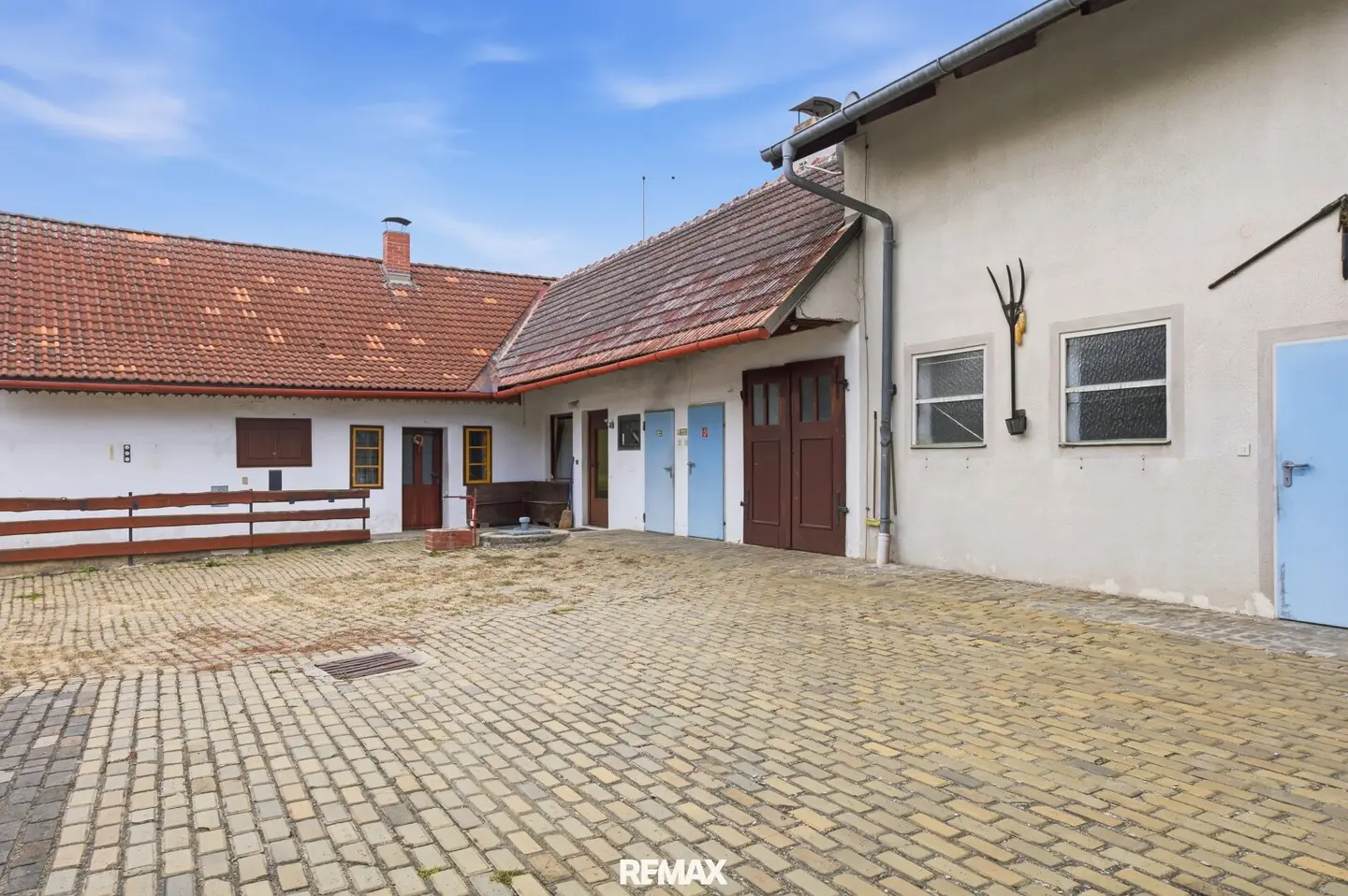 Traditionelles Bauernhaus mit uneinsehbarem Innenhof, Stadl &amp; Weinkeller in Großmeiseldorf!