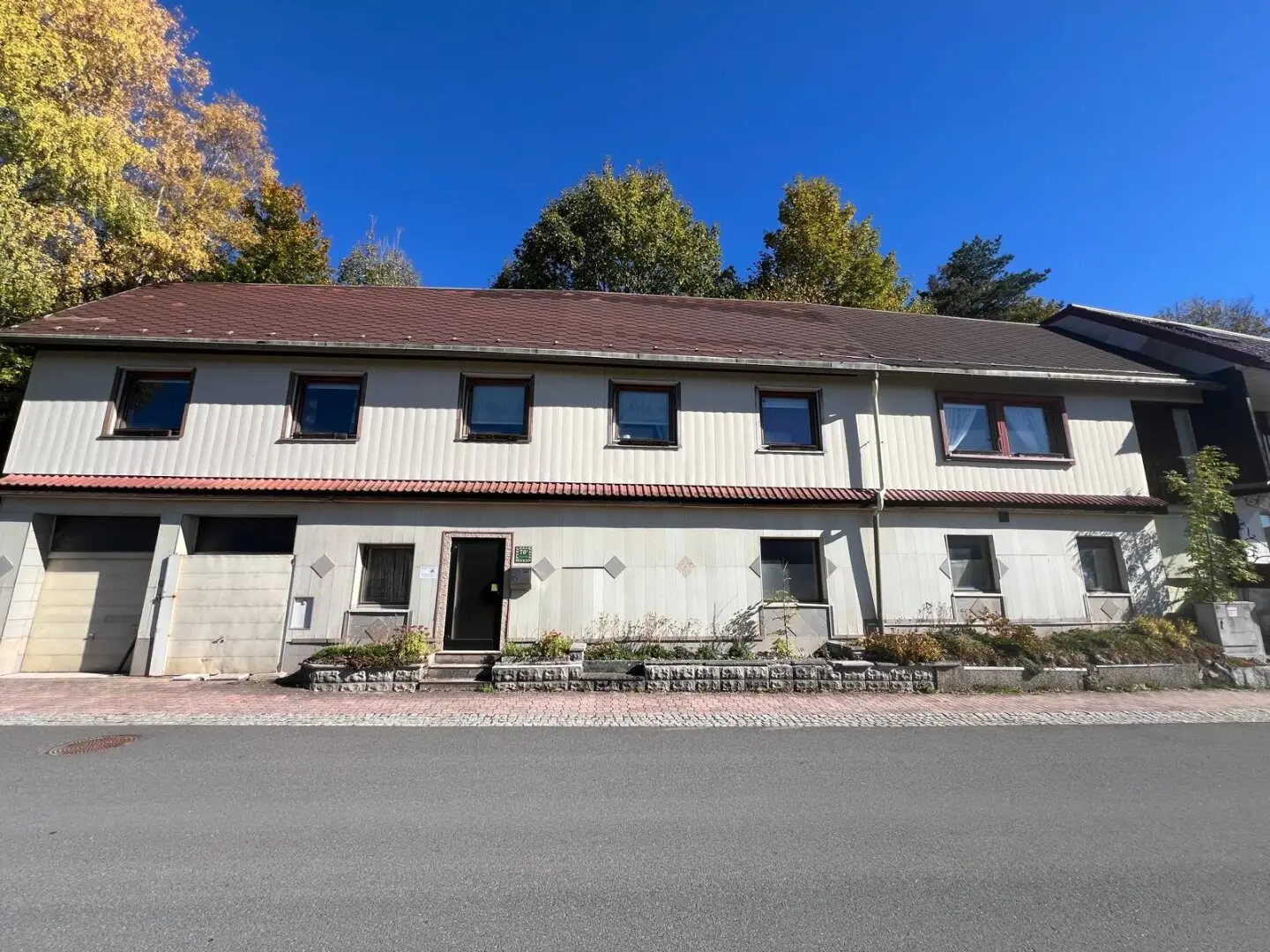 Ein Haus mit viel Potenzial, als Wohnhaus oder als Gewerbeobjekt geeignet!