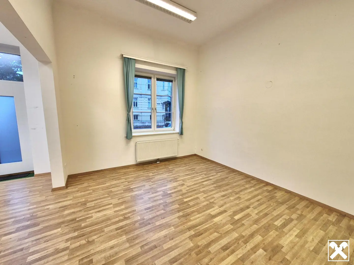Geschäftslokal III