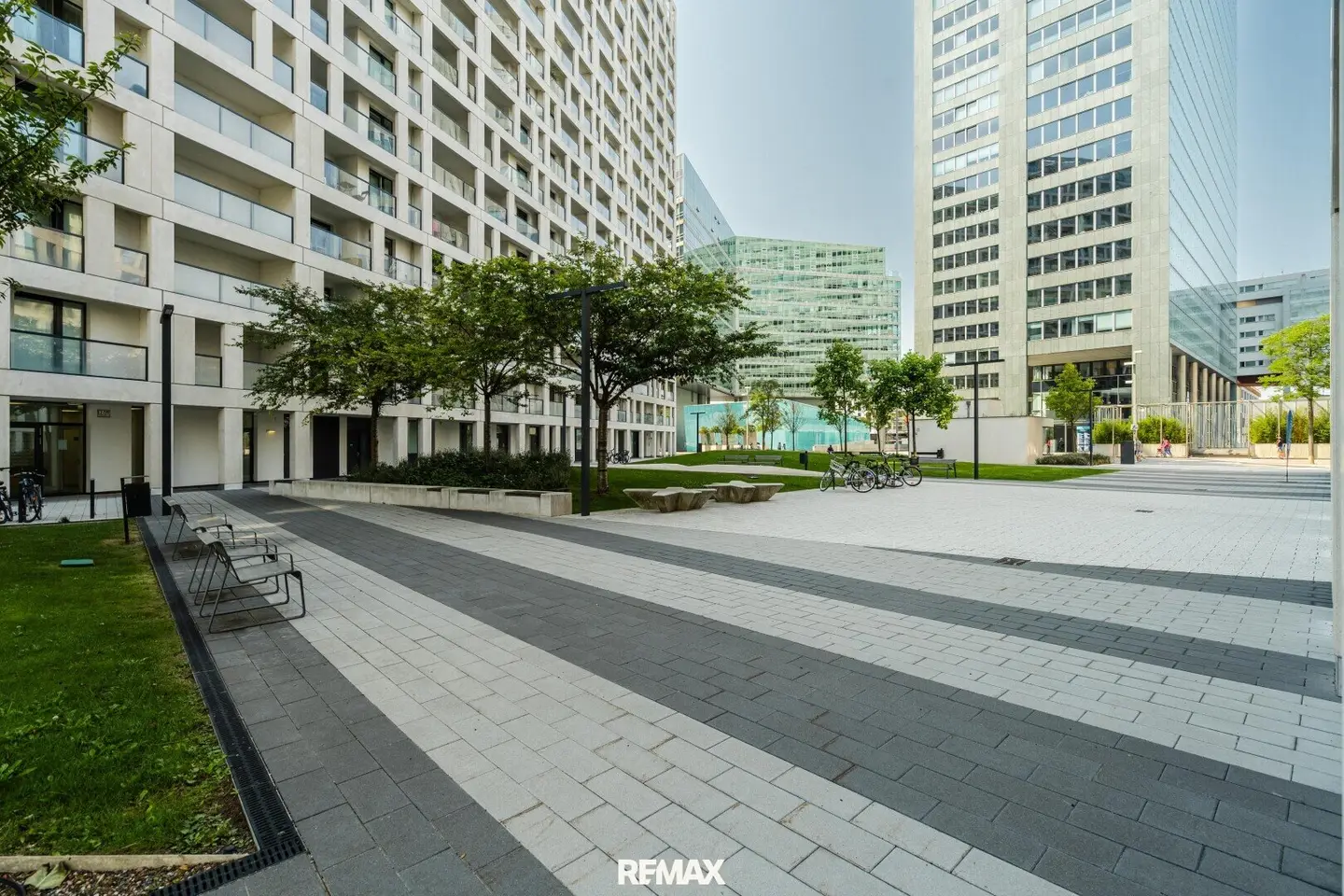 "VERMIETET - Moderne 2-Zimmer-Wohnung mit Loggia in Toplage Donau City – Direkt an U1 &amp; Donaupark, inkl. Heizung &amp; Warmwasser"