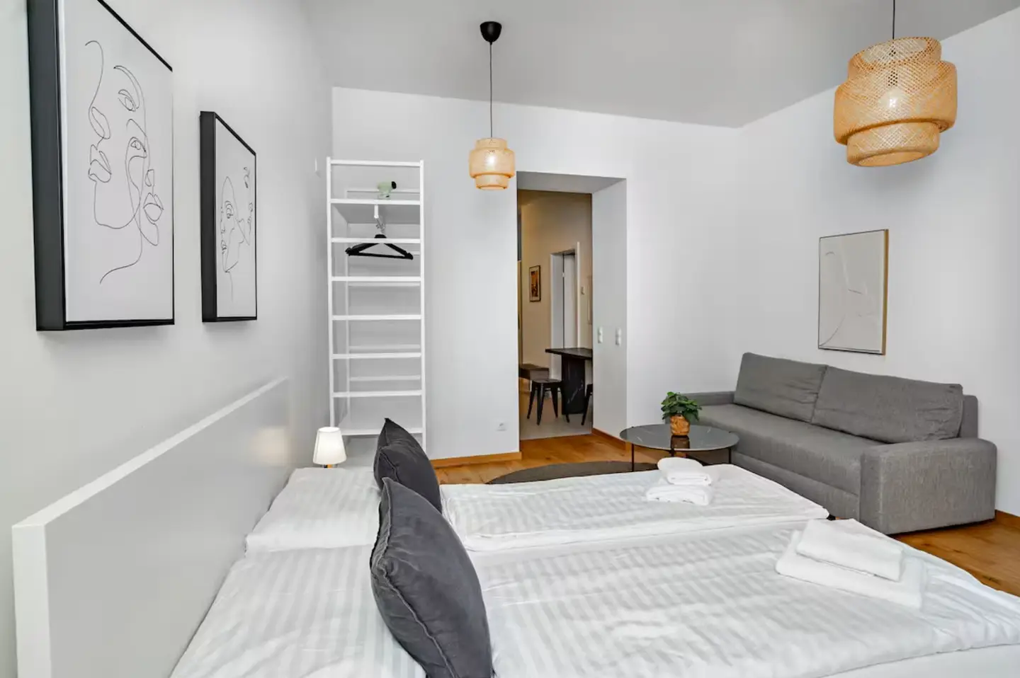 Helle Wohnung mit Garage und Parkett