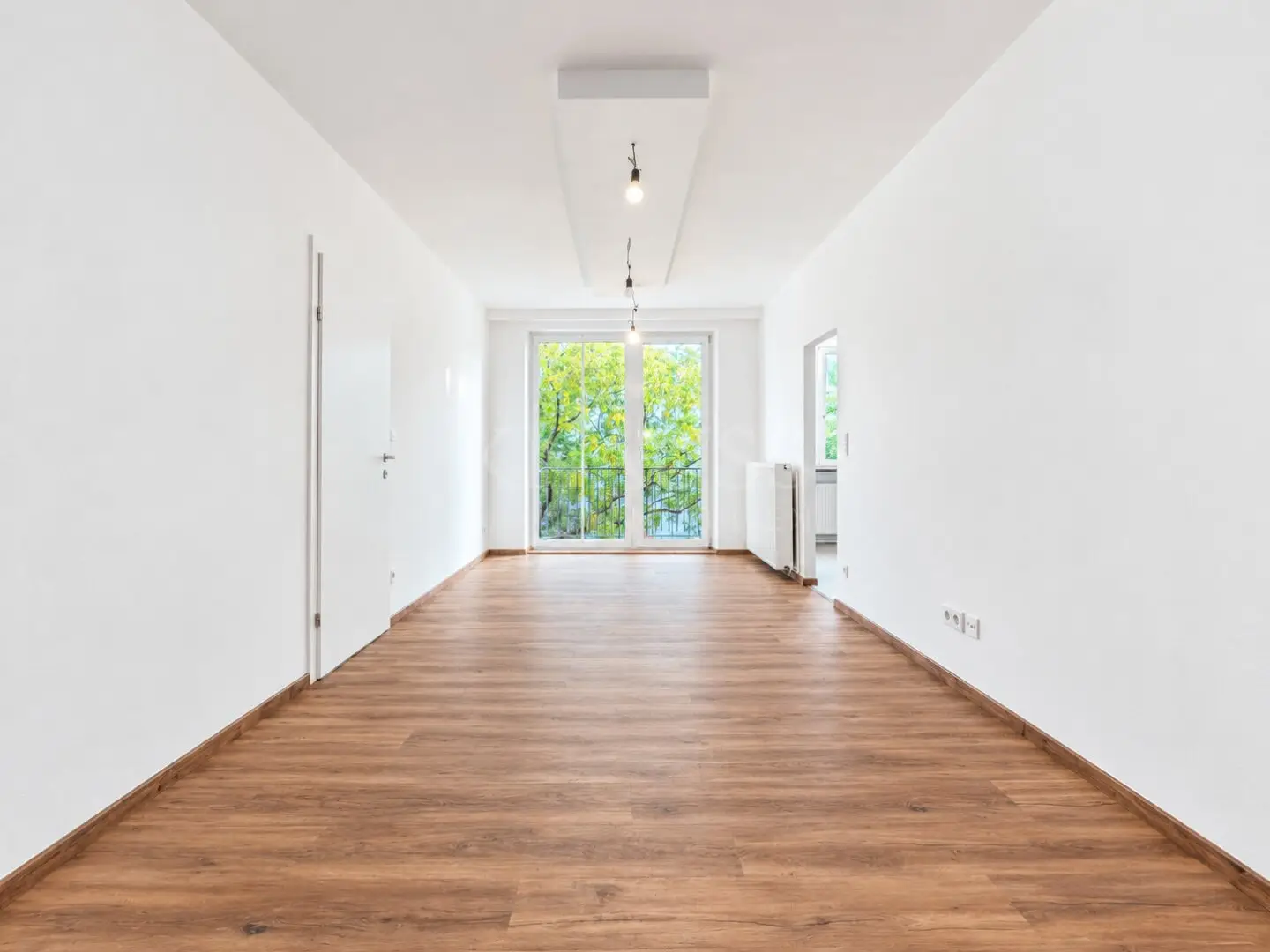 ERSTBEZUG! Neu renovierte 3-Zimmer-Eigentumswohnung mit Loggia nahe dem Sonnwendviertel