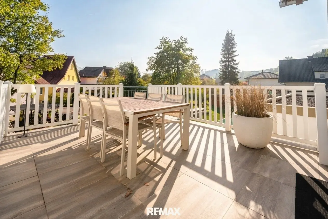 Südost-Terrasse im Obergeschoss mit Ausblick