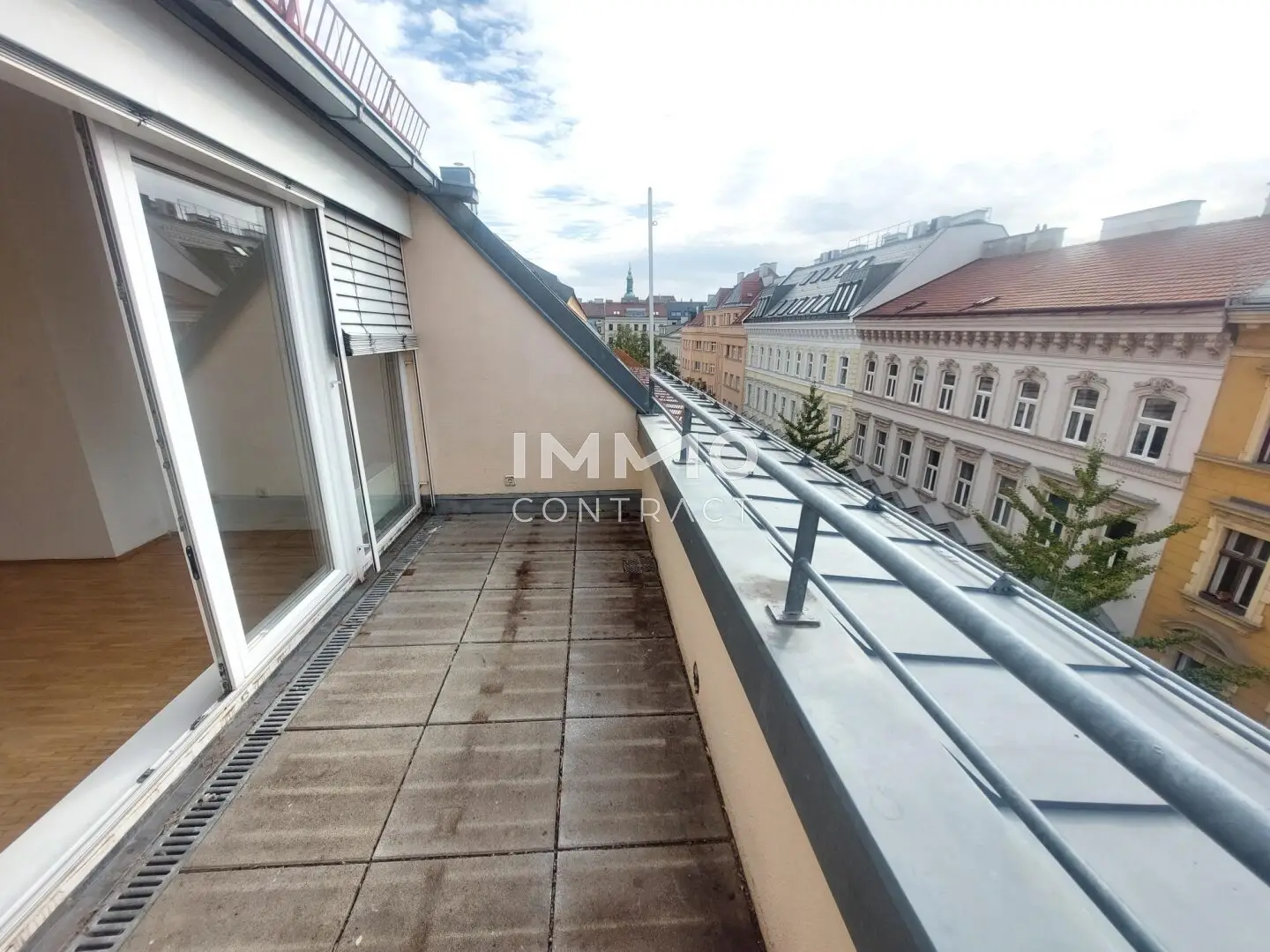Only 2 minutes on foot to U4 Roßauer Lände Terraced apartment in a good residential area