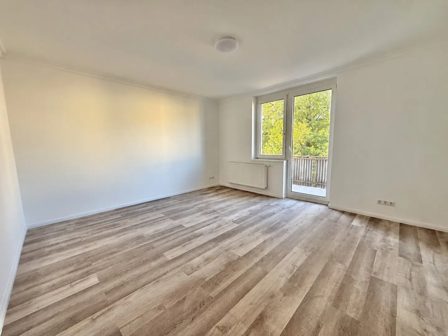 Fresh look, new kitchen and green view - your home with balcony in Oberwart