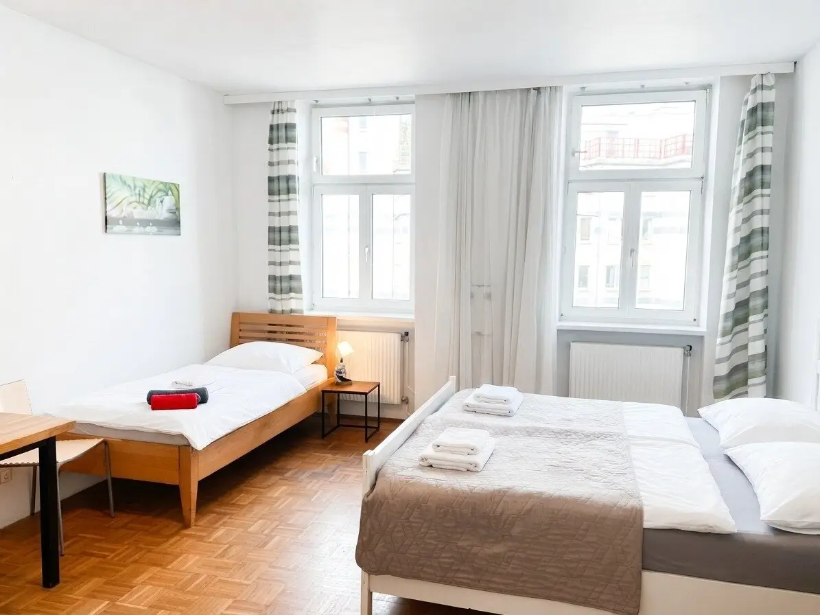 Charmanter Altbau mit Potenzial – teilsanierte Eigentumswohnungen zu attraktiven Kaufpreisen !  Jetzt Besichtigung vereinbaren !