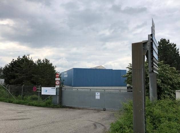Industrial hall and office complex