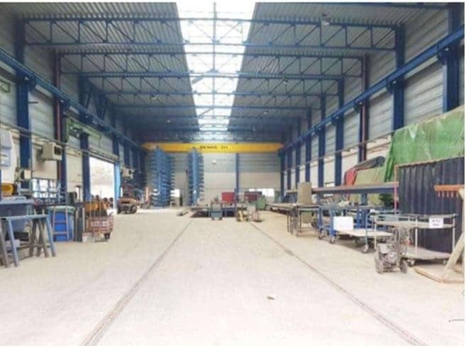Industrial hall and office complex