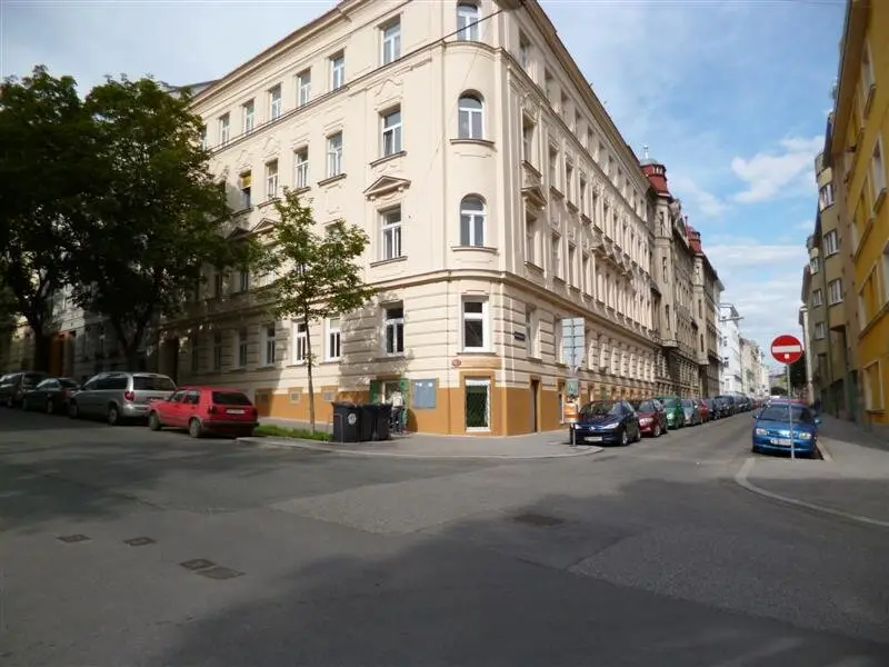14, Erstbezug ; 2,5 Zimmer