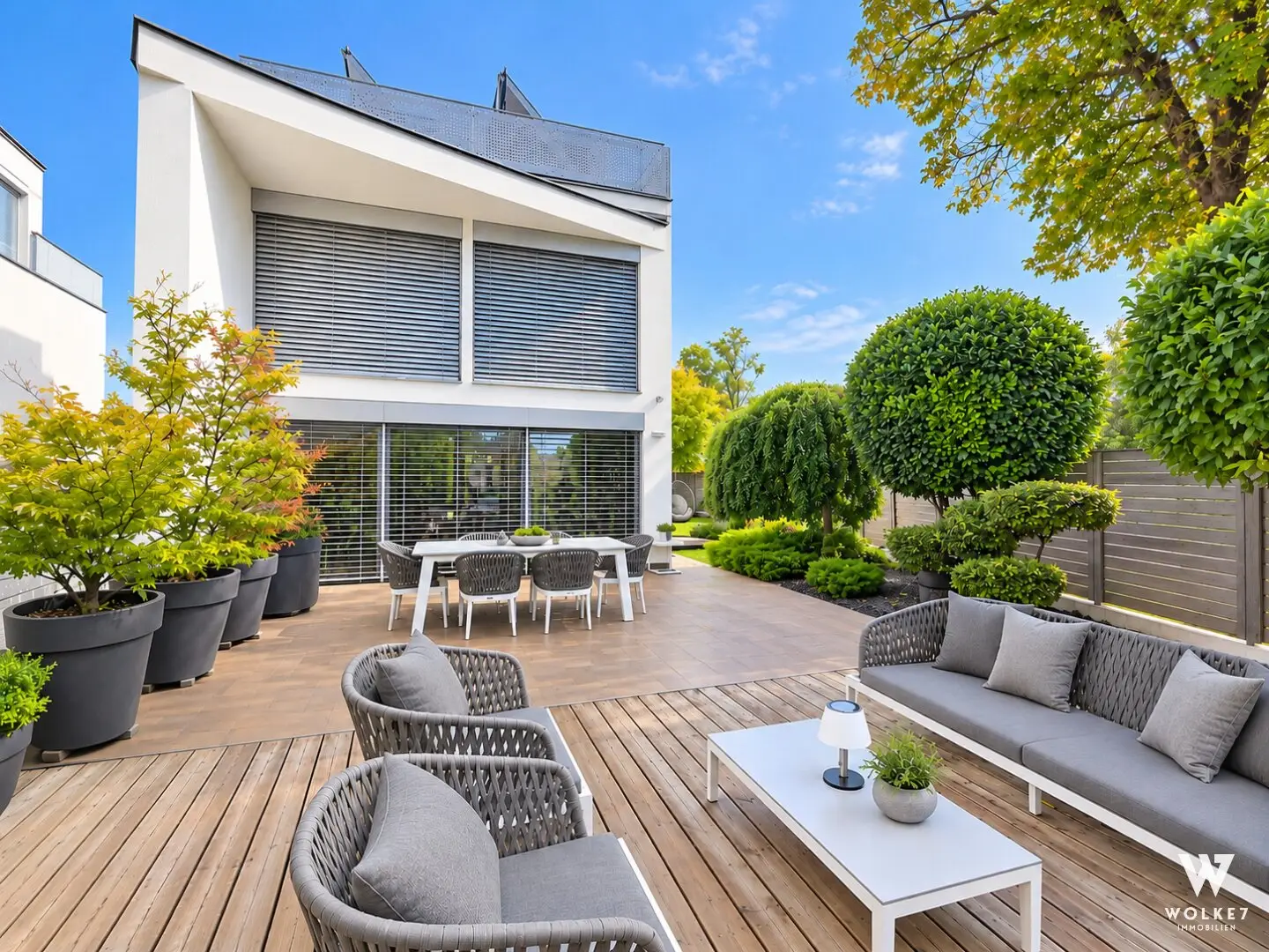 STYLISH AND LUXURIOUS NEAR VIENNA | High-quality house in Leopoldsdorf bei Wien | approx. 114.25 m2 living space | underfloor heating | heat pump | spacious cellar | pool option | 2 terraces