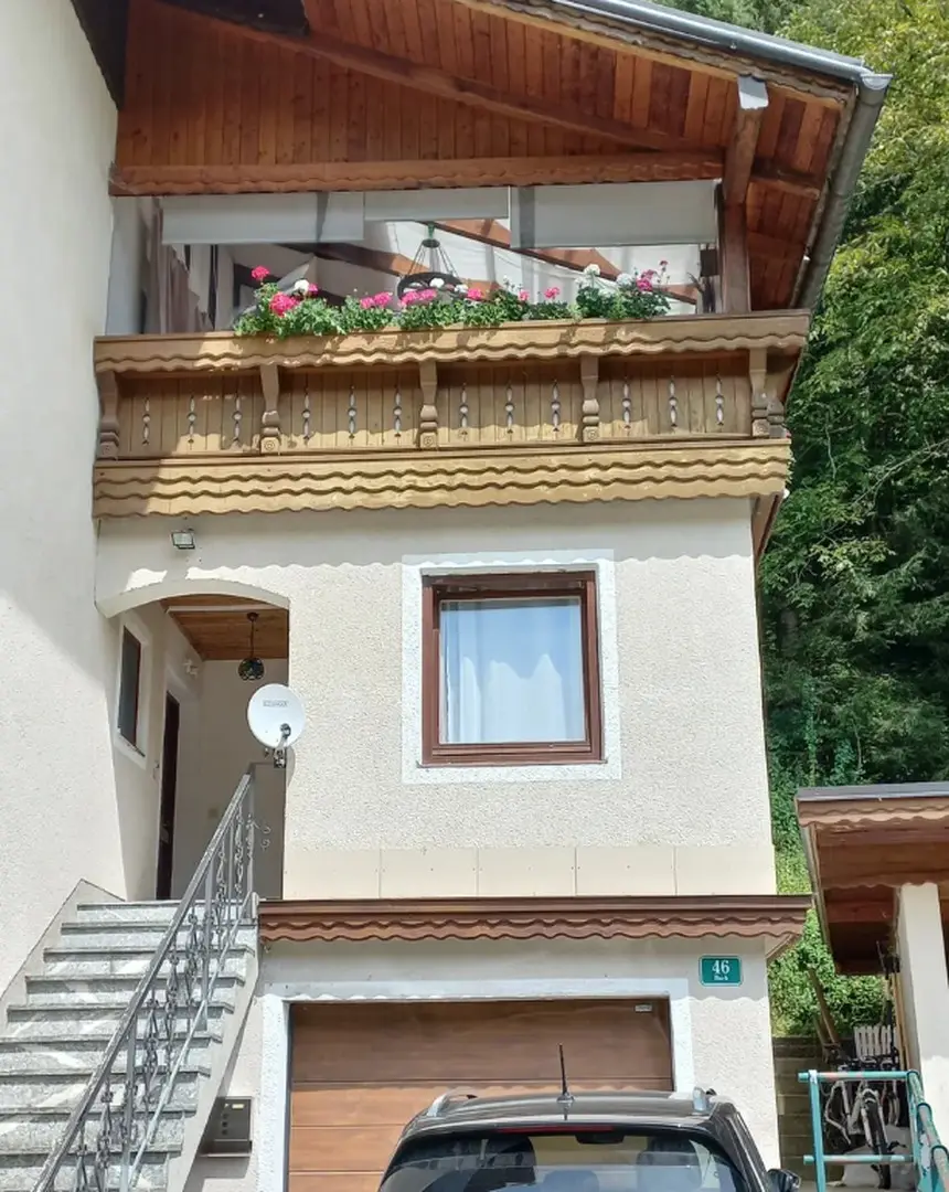Lichtdurchflutete Wohnung mit großer Terrasse und Seenähe