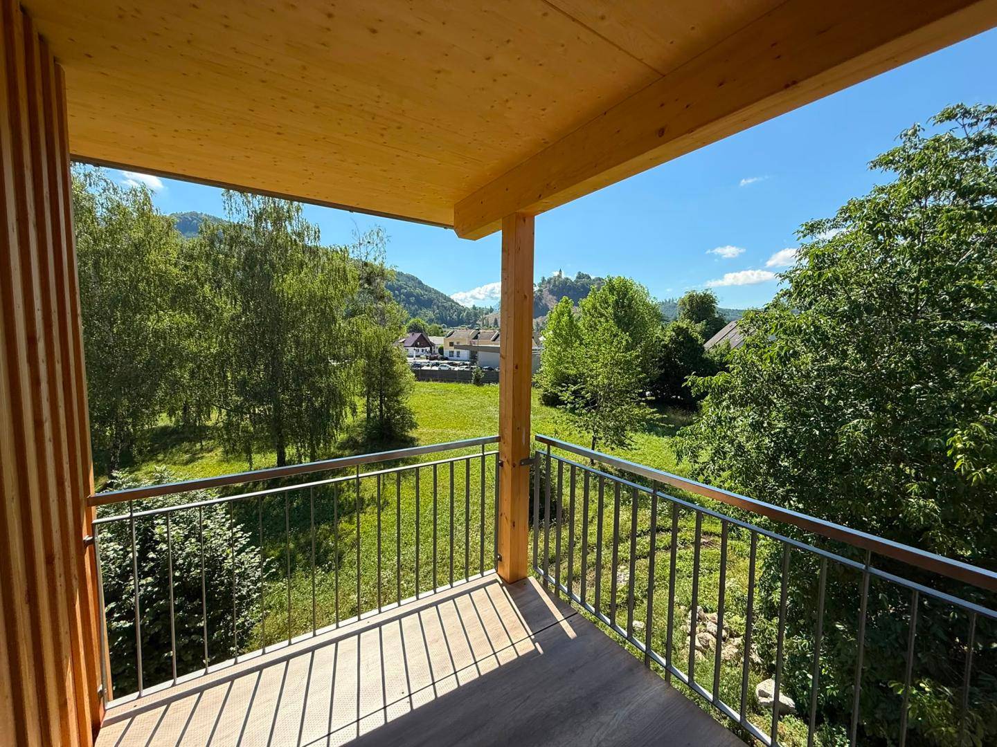 Brand new apartment with terrace and elevator