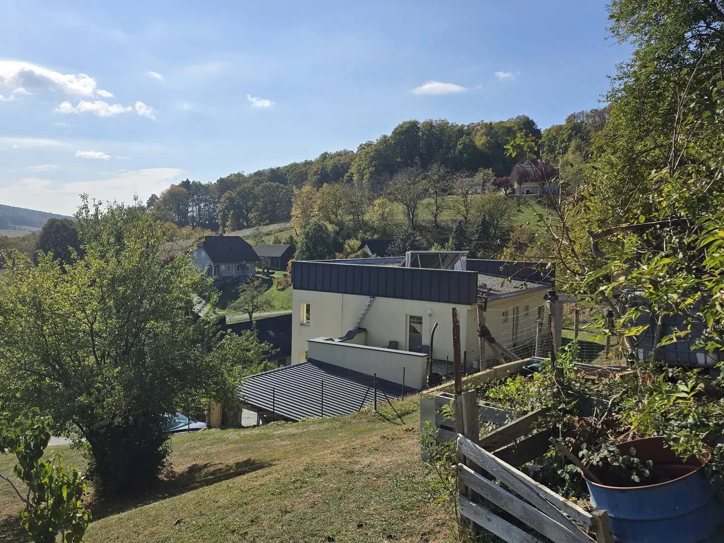 Family apartment with large plot and distant view