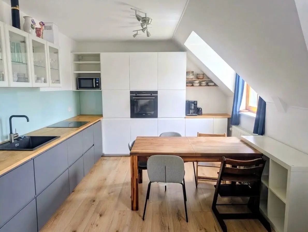 Modern apartment centrally located with private garden