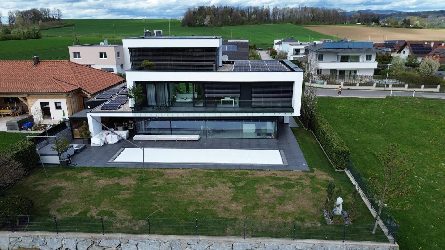 Moderne Villa in Pasching mit Gebirgsblick, 6 Zimmer, 277 m² Wfl