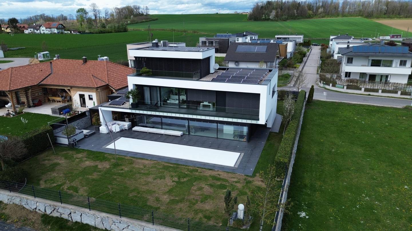 Moderne Villa in Pasching mit Gebirgsblick, 6 Zimmer, 277 m² Wfl
