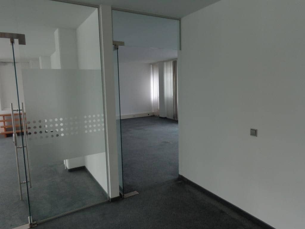 Top Büroflächen mit ausreichend Parkplätzen nahe B 1 zu vermieten 474 m2 und  872 m2  plus  872 m2