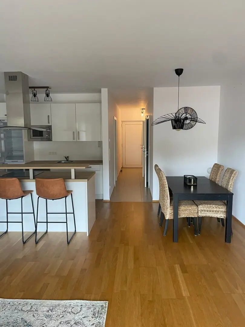 Charming Furnished Garden Apartment