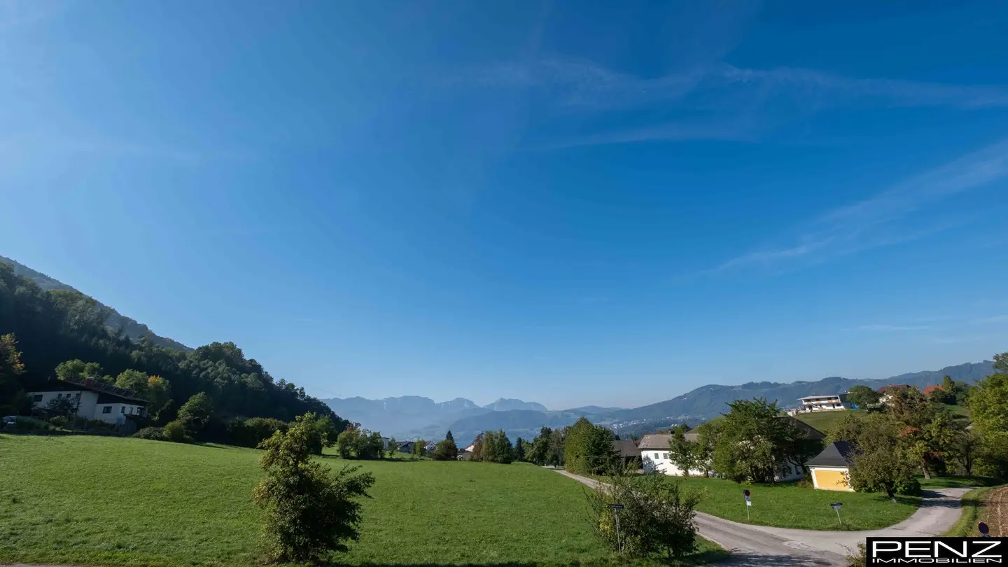 GMUNDEN:Bellevue at Traunsee – A prime vantage point between lake and mountains