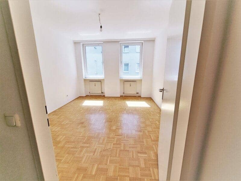 Zentrale Innenstadtwohnungen - insgesamt 3 Wohnungen alle 56 m2 PREISLICH ATTRAKTIV !! EINZELN KAUFBAR